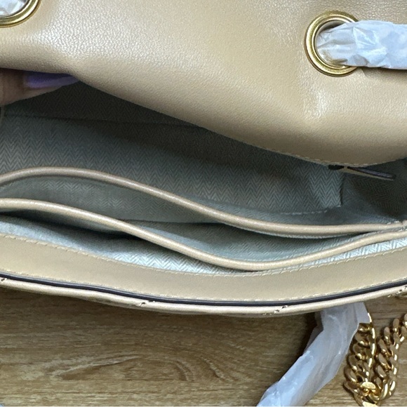 New Tory Burch Small Kira Chevron Convertible Shoulder Bag Color : Desert Dune - Picture 10 of 10